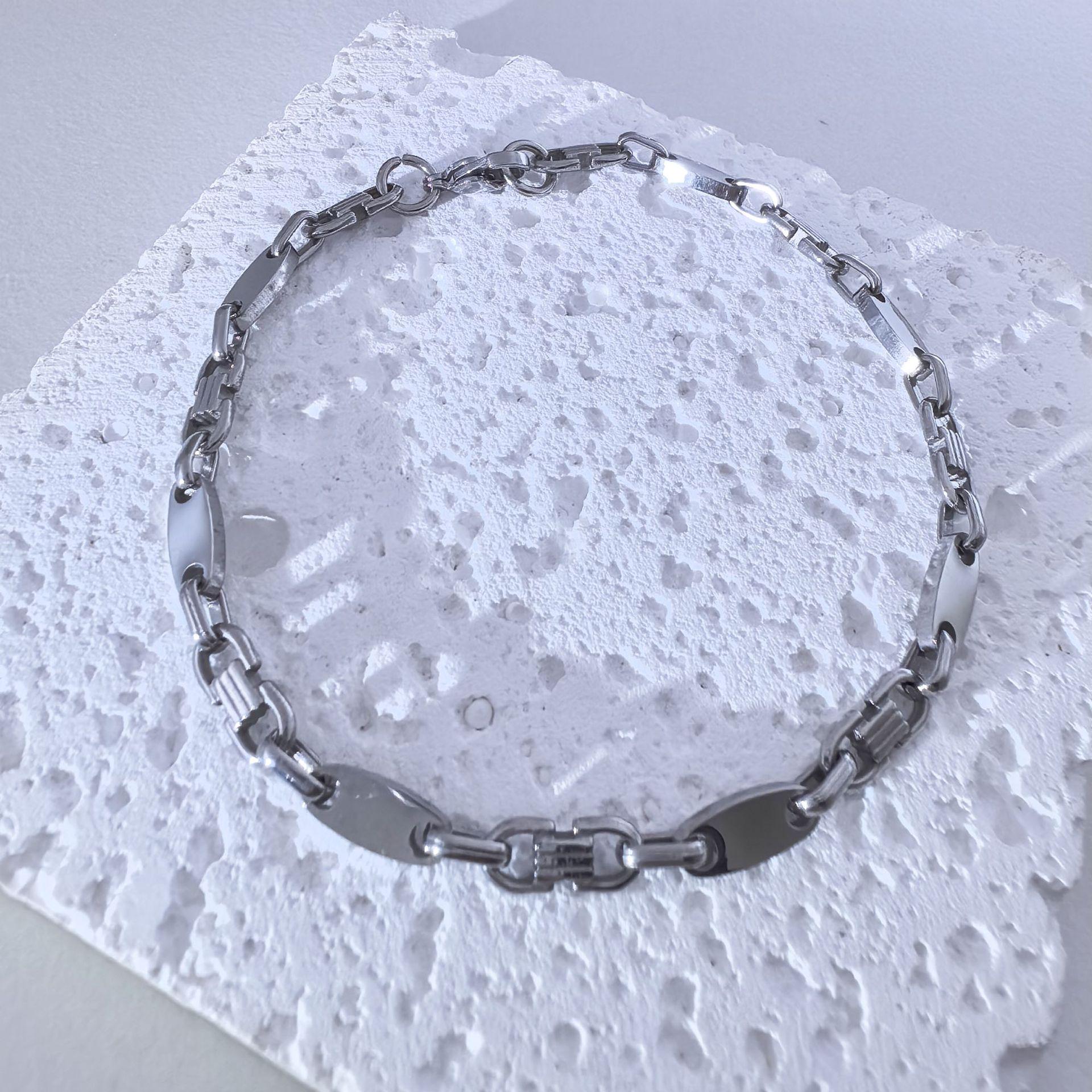 

Модное мужское ожерелье-цепочка ручной работы «Император» — гладкая конструкция из нержавеющей стали с плоскими звеньями