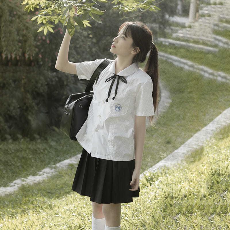 Taiwan Schuluniform Set: JK Stil Weißes Hemd & Akkordeonfalten für High School/College Sommerabschluss.