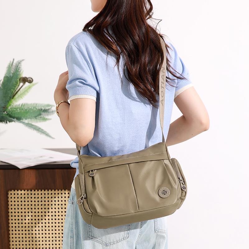Borsa a Spalla Singola Grande Capacità Leggera Casual da Donna in Nylon Impermeabile Zaino da Pendolare Borsa a Tracolla