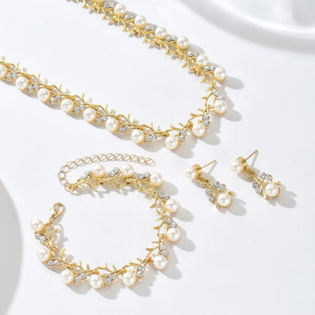 Winter and Autumn Luxury Minimalist Starry Color Necklace, Earrings and Bracelet Set for Women, Collar Chain