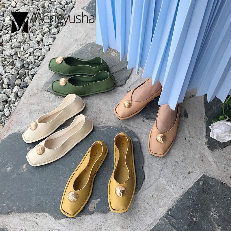 Модные дизайнерские туфли на плоской подошве с металлической пряжкой — фото 4