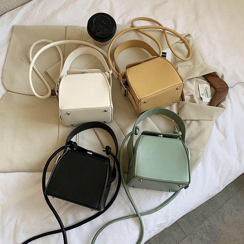 coach round box bag
