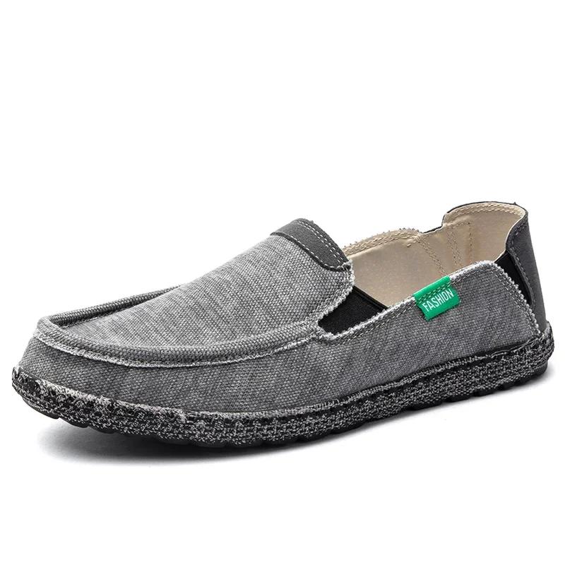 The classic canvas shoes men 2024 lazy shoes canvas moccasin men slip on loafers durable casual flats