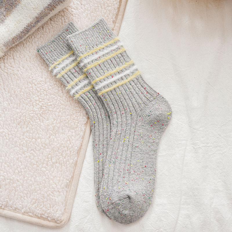 Chaussettes en Laine Rayées Pelucheuses Style Coréen - Femme Couleur Café Épaisses Chaudes en Polaire pour l'Automne Hiver
