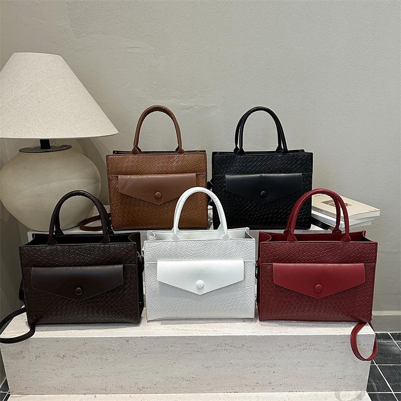 Woven pattern bag women's new retro versatile shoulder bag large capacity handbag tote bag