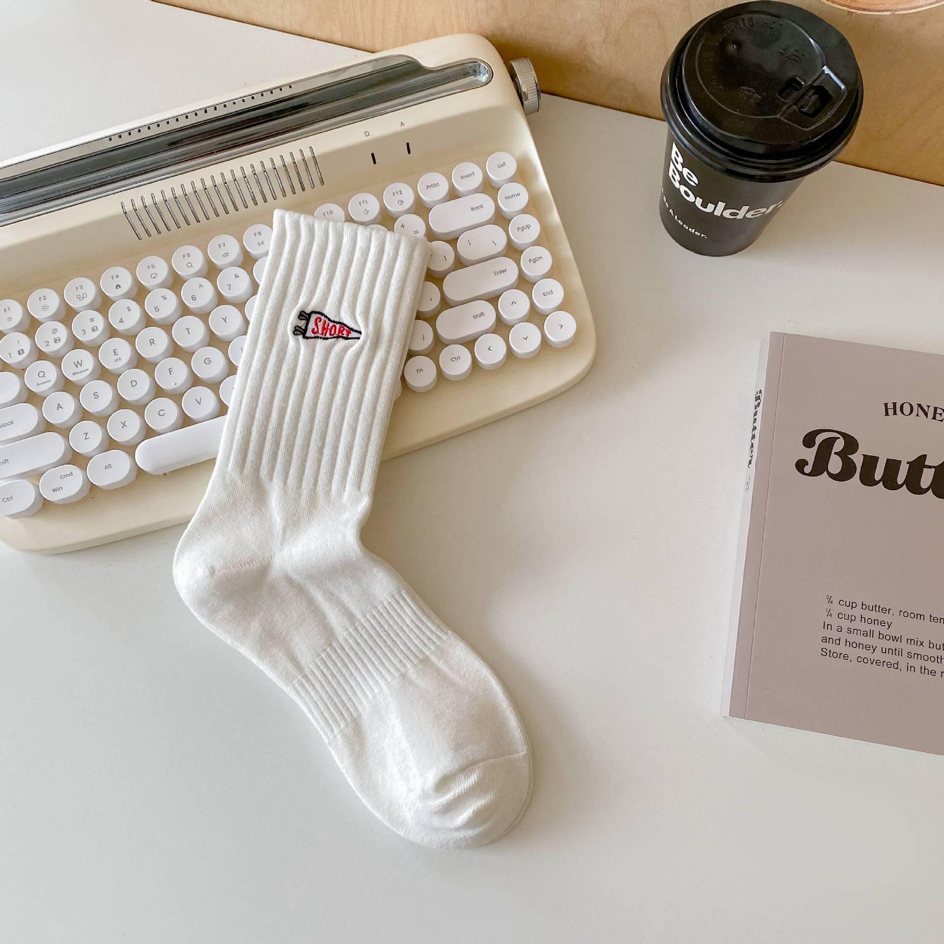 

Модные мужские вышитые хлопковые носки — впитывают пот, дезодорируют и подходят для уличного спорта; Идеально подходит для пар.