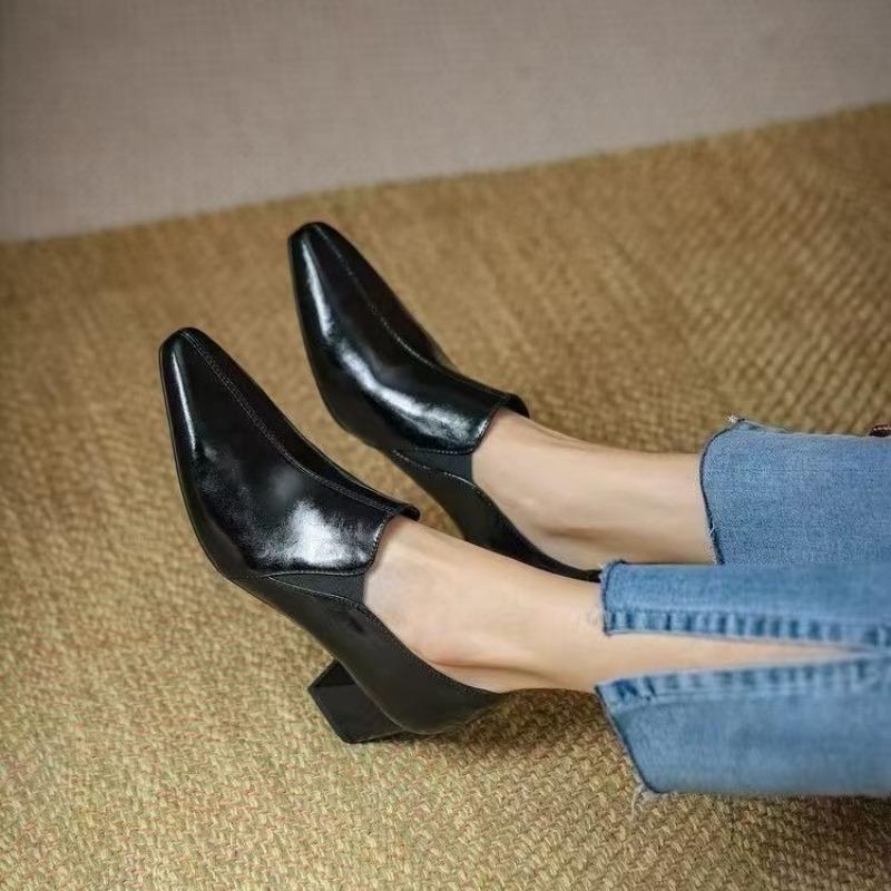 2025 New Women's British Style Shoes - Retro Chunky Heel Pointed-Toe Pumps, Low-Cut Dress Shoes for Office & Daily Wear