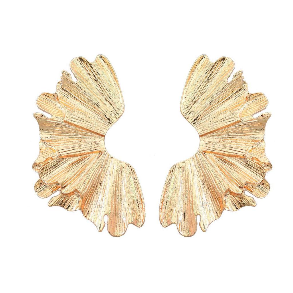 Trendy Spring Alloy Flower Earrings: Elegant European & American Style for Women