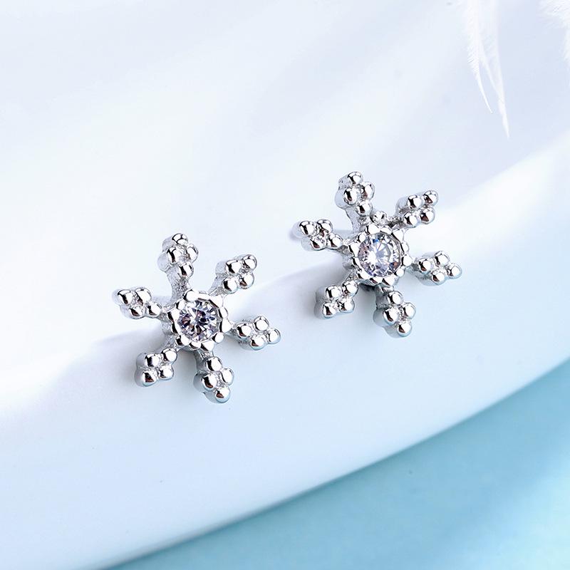 

Runxin Zircon Snowflake Stud Earrings: Korean Style, Mini Inlaid Diamond, Simple Versatile Women s Fashion.