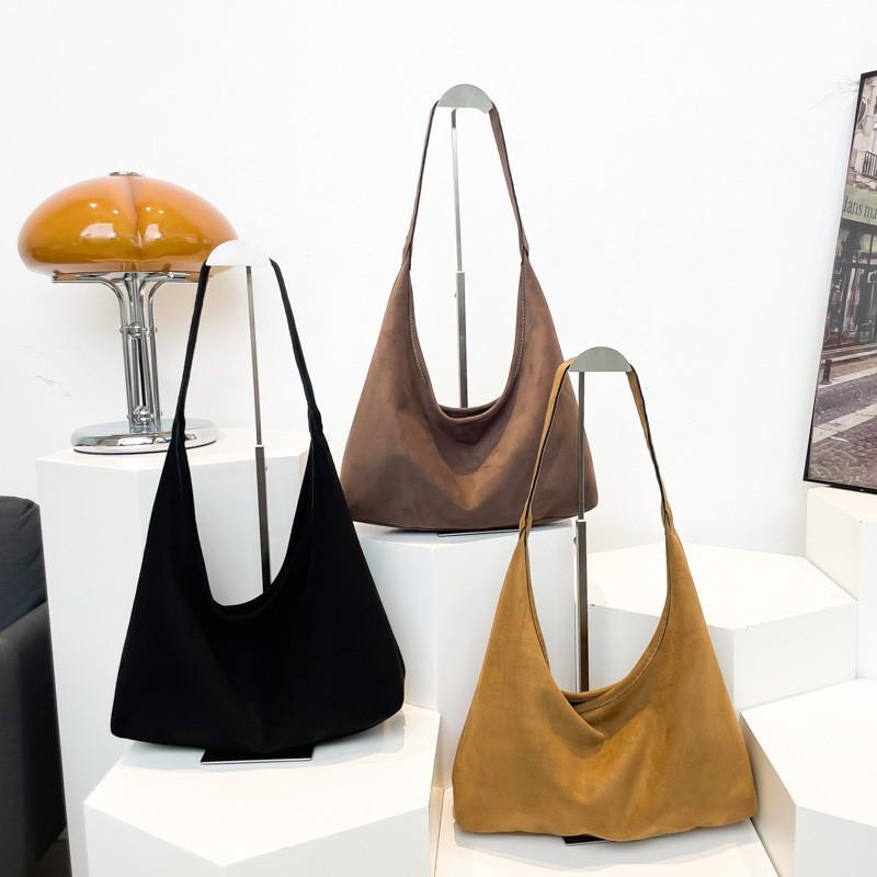 Large Capacity Stylish Vintage Suede Shoulder Bag For Women In Classic Black And Brown Tones Ideal For Everyday Use