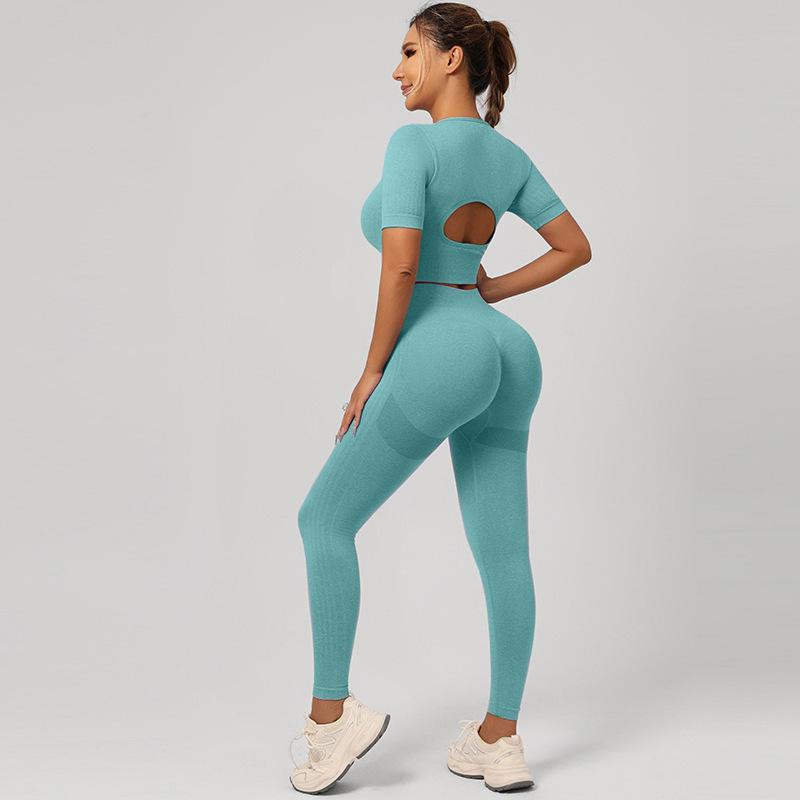 Yogaanzug-Set: Sportweste, hochtaillierte Hose und Fitnessshorts