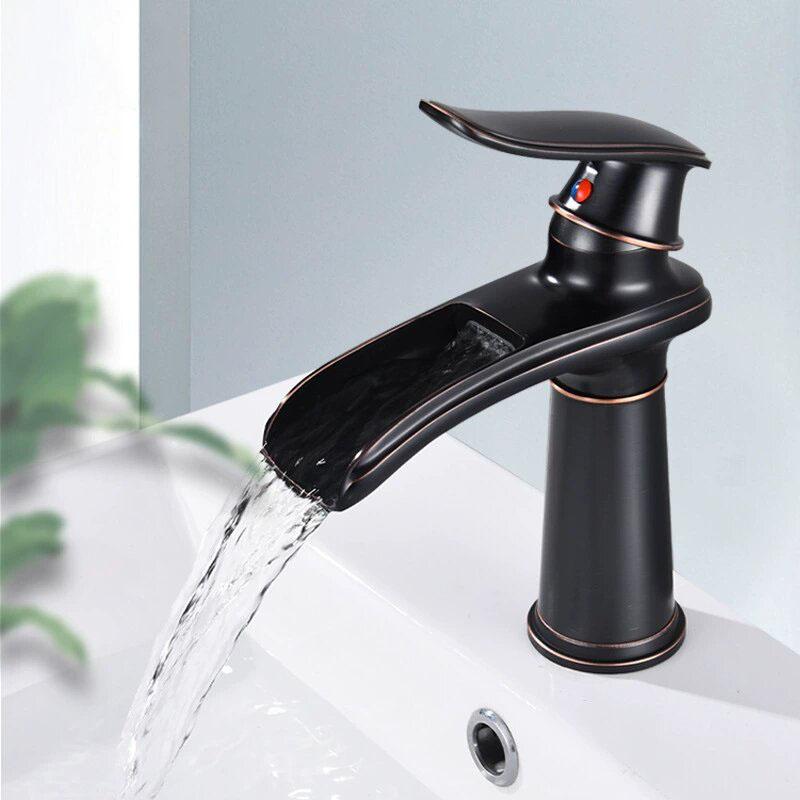 Chromowana bateria umywalkowa Mosiądz Czarny Retro wodospadowa bateria umywalkowa Europejski styl Mieszacze ciepłej i zimnej wody bateria