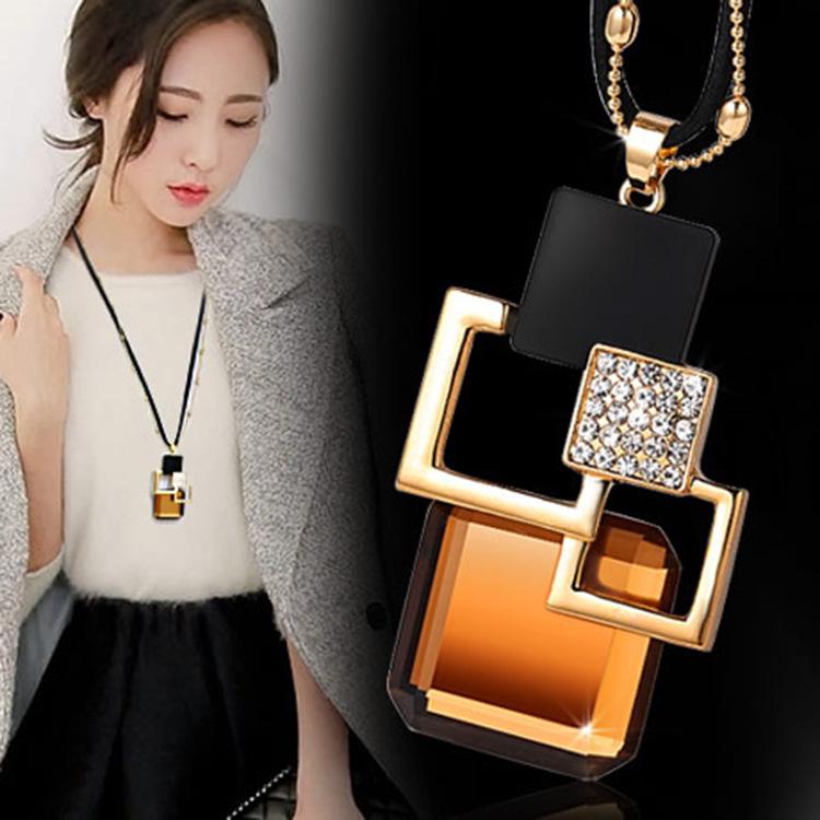 New crystal sweater chain women's Korean version fashion clothes accessories retro long necklace versatile autumn and winter pendant wholesale