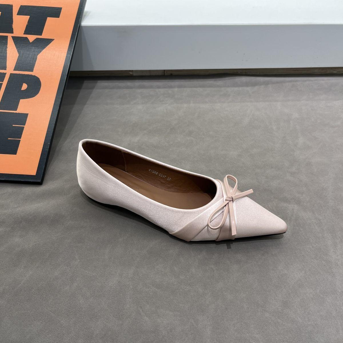 

Нежный фея ветер заостренный нос атласные туфли на плоской подошве женские 2025 весна Мэри Джейн обувь прилив 40 розовый