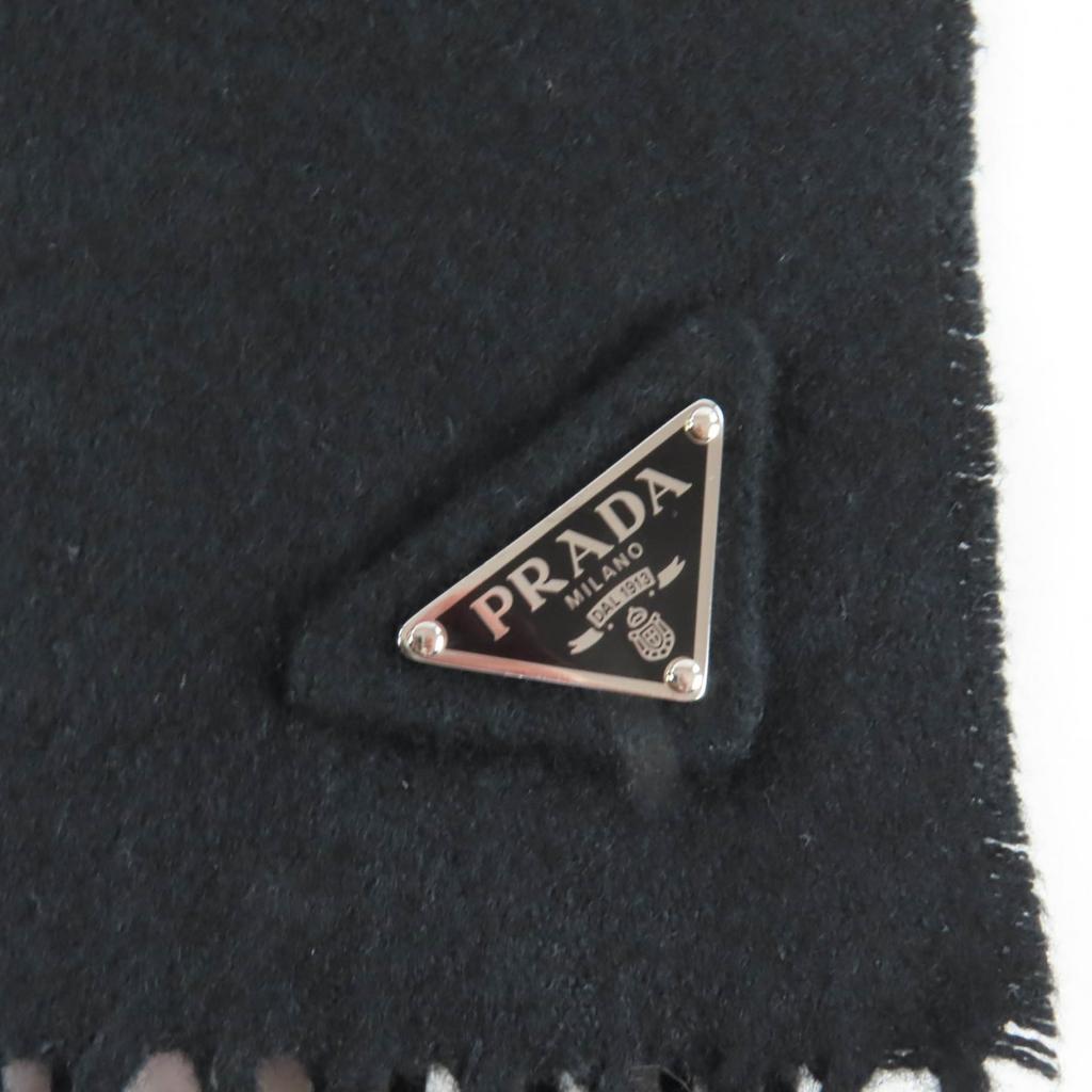 Great PRADA Scarf Triangle with Logo and Fringe Black Silk Women 1FS047 Used
