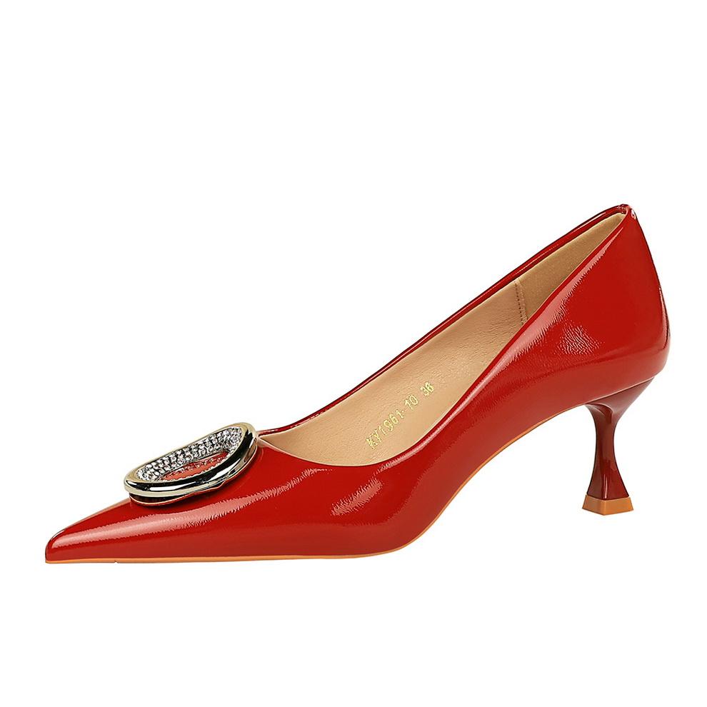Mode Damen Schuhe Lackleder Flacher Ausschnitt Spitz Metall Strass Schnalle Einzelne Schuhe Damen High Heels