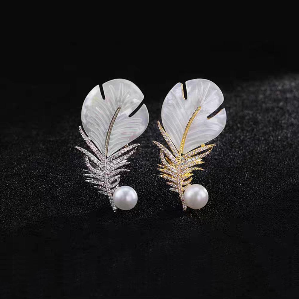 Niche Design Sense Luxury Diamond Feather Brooch High-End Anti-Light Pearl Corsage Women'S Jacket Suit Pin