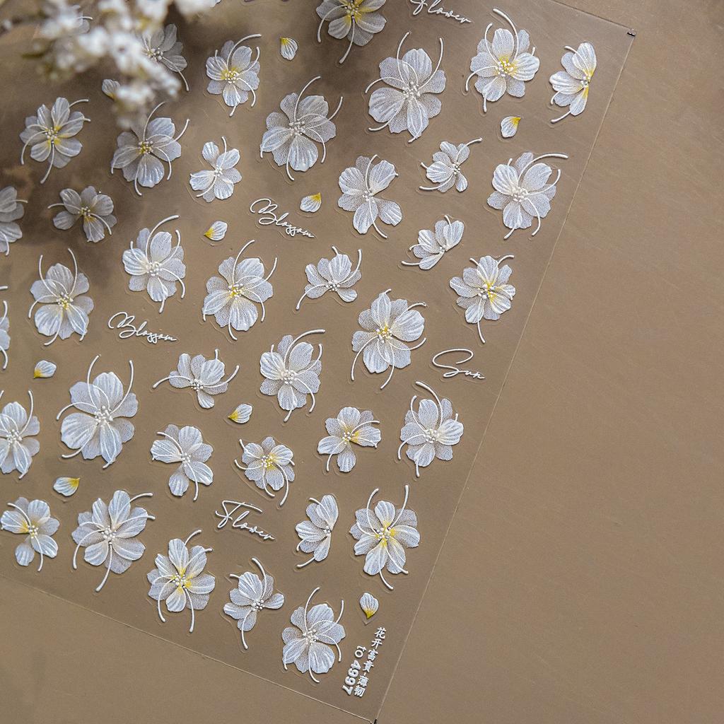 White Flower Gold Leaf Floral Petal Tulip Bloom Charming Retro Metal Soft Self Adhesive 5D Nail Art Sticker Manicure Decal DIY
