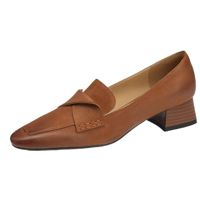 2025 new brown French single shoes women's pointed head thick heel medium heel small leather shoes commuter temperament low heel women's shoes