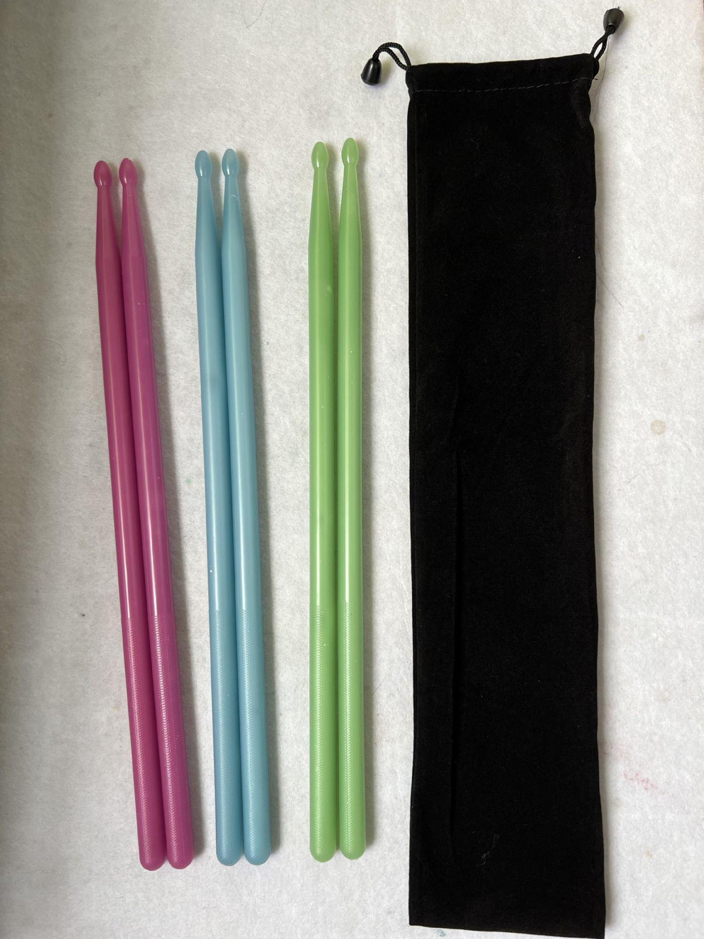 

Luminous Jazz 5A Nylon Drumsticks for Stage Performance - Glowing Effect 3 Pairs of Luminous Drumsticks + Velvet Bag