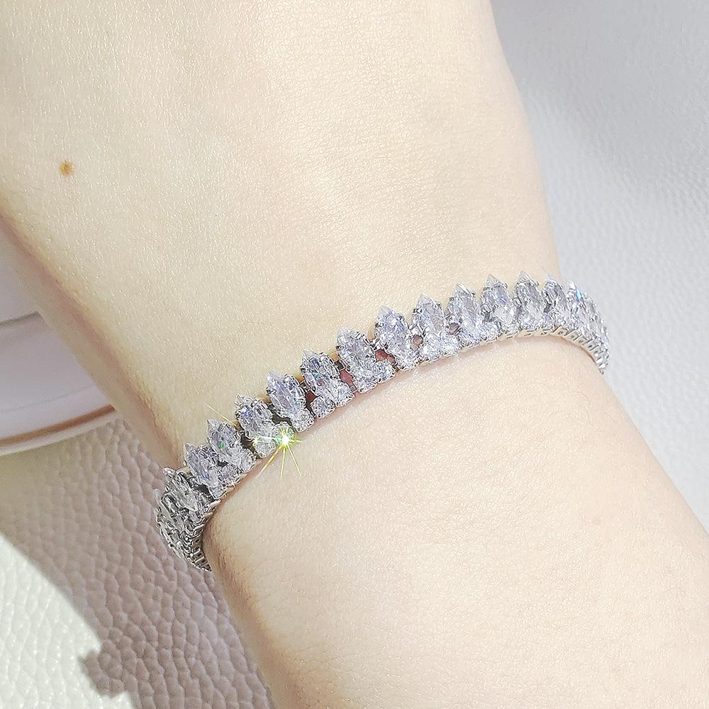 Marquise-Cut Pave Zircon Bracelet: Unique Design Valentine's Day Commemorative Gift S8256.
