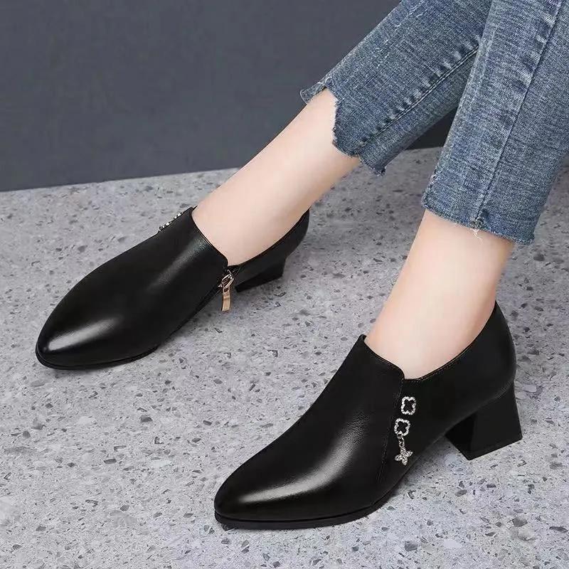 Autumn and Winter Women's Classic Pointed Toe Black PU Leather Lace Up Shoes Lady  Comfort  Boots
