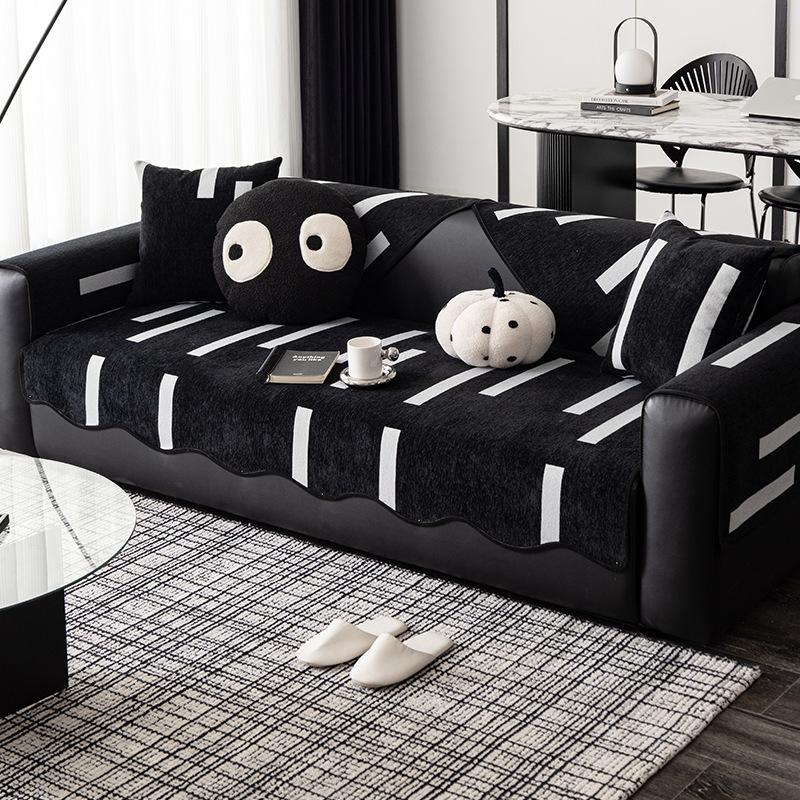 

Irregular Special-Shaped Sofa Cushion Chenier Black And White Straight Row Sofa Seat Cushion Non-Slip Light Luxury High-End Cover Cloth 70*70cm