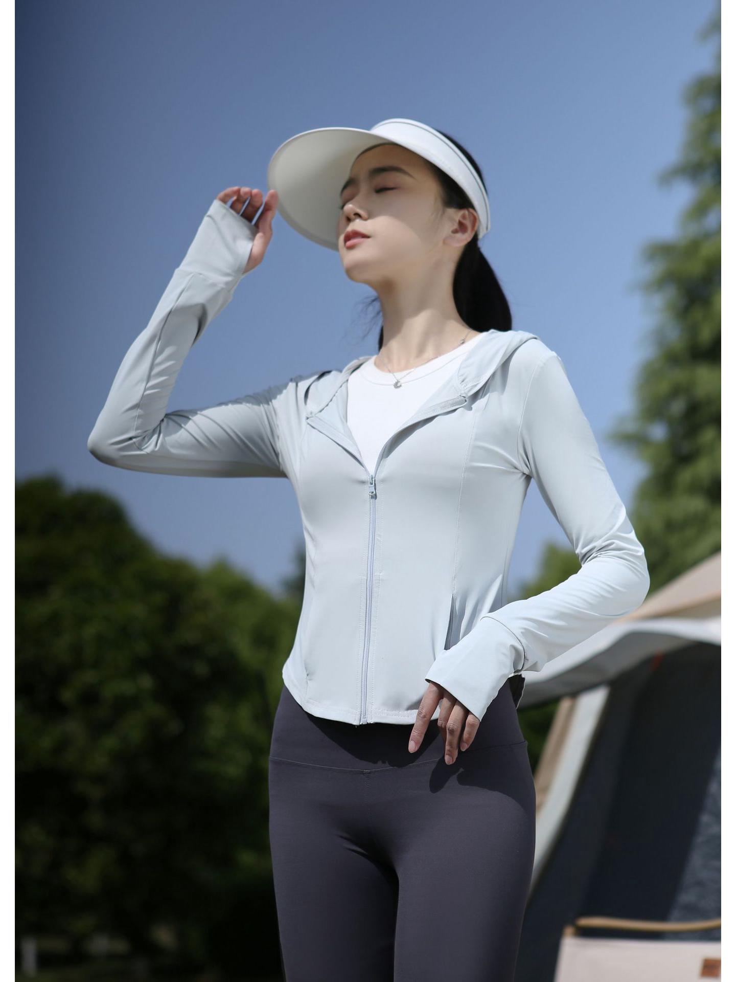 

Женская приталенная куртка с защитой от солнца - Легкий ледяной шелк, Защита от УФ-лучей, Дышащая, Верхняя одежда с капюшоном для лета 2025. One Size