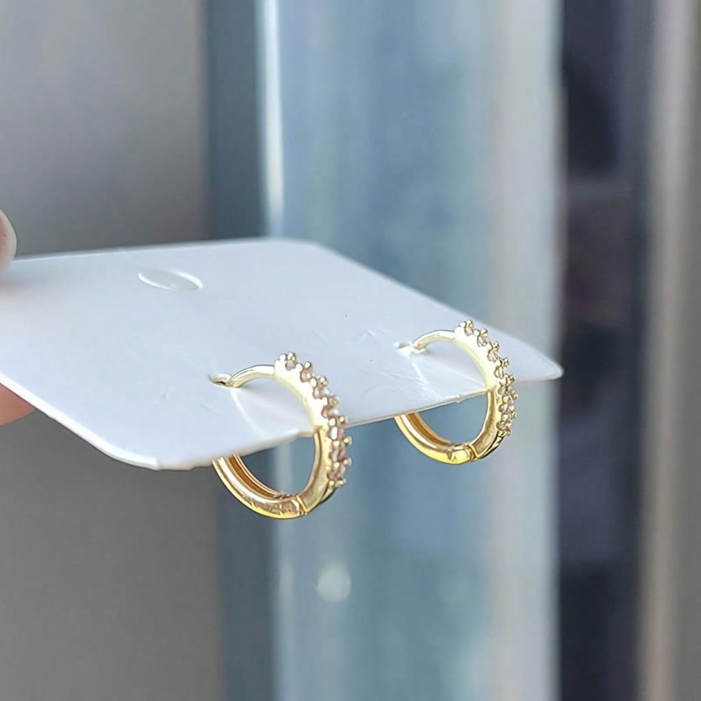 1 Pair of Women's Synthetic Zircon Earrings, Suitable for Daily Wear and An Ideal Choice for Gift Giving