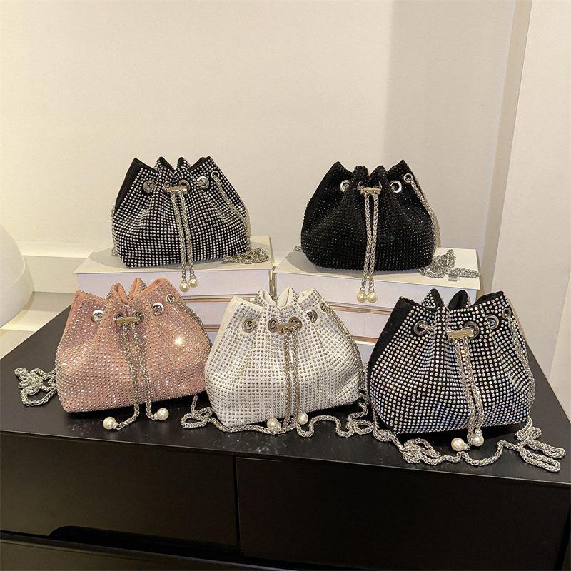 Diamond-encrusted drawstring bucket bag women's new bright diamond rhinestone full diamond bag popular high-end chain messenger bag