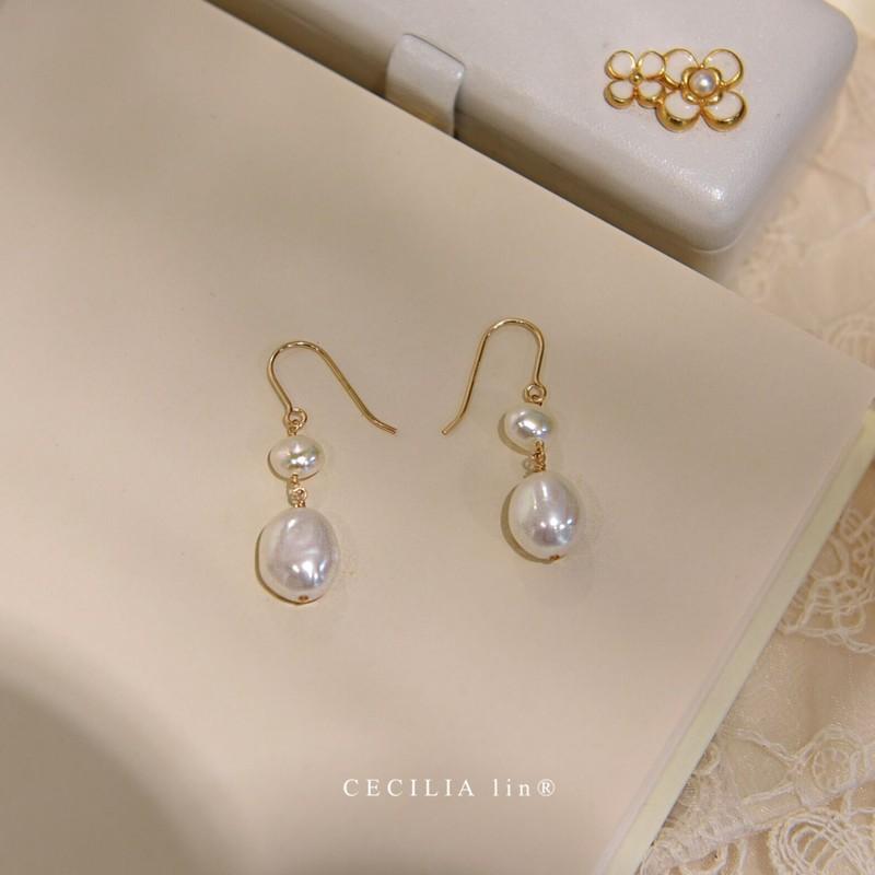 

French-style lustrous natural baroque pearls14K Gold-plated versatile earrings and ear clips for commuting, dazzling and exquisite Ear hooks for pierced ear