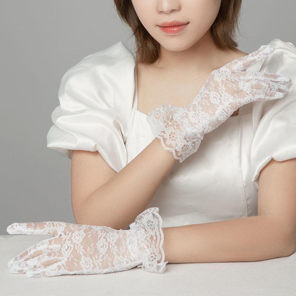 Wrist Length Women's Lace Gloves Full Finger Gloves for Dinner Fancy Costume Accessories