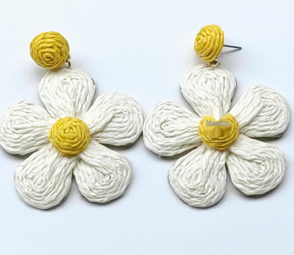 Hand-Woven Raffia Flower Earrings: Colorful, Sweet, Exaggerated Drops