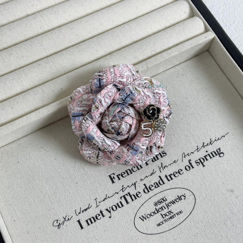 Korean Fabric Camellia Brooches For Women Fashion Handmade Flower Lapel Pins Elegant Clothing Jewelry Accessories Corsage
