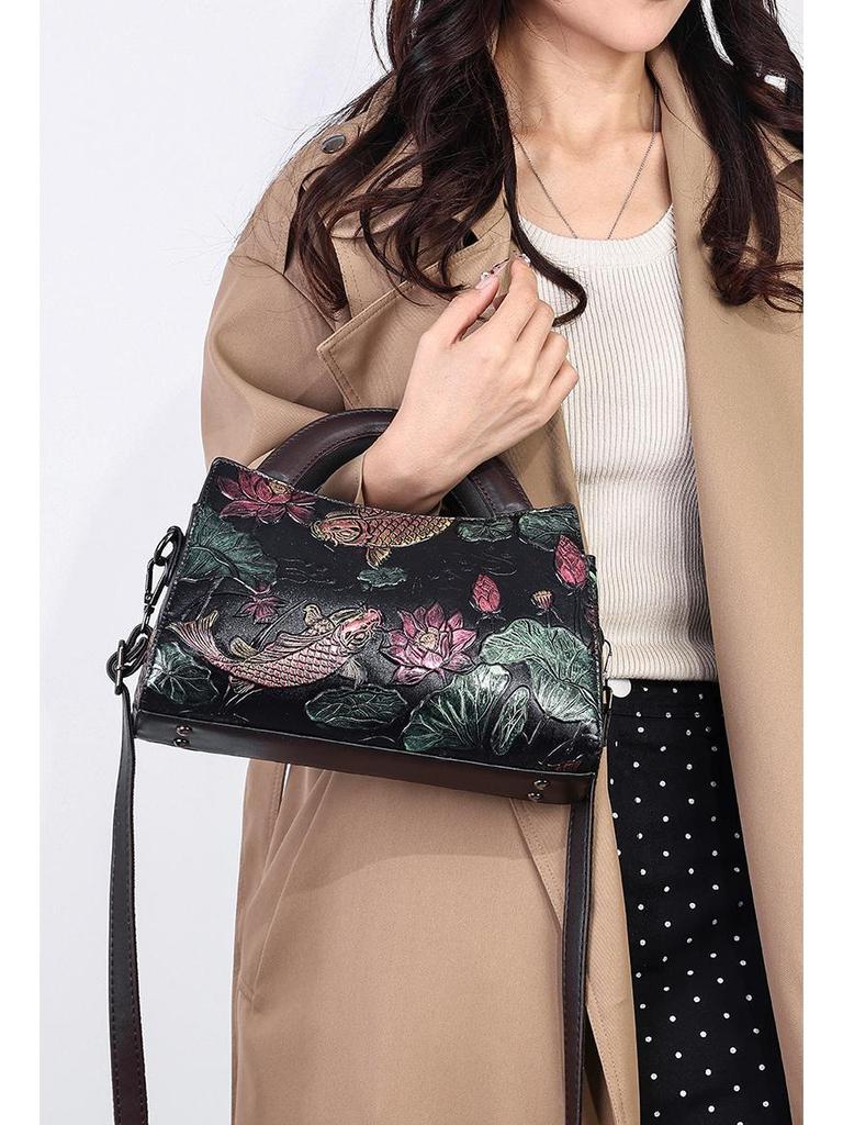 2025 Retro Glücksfischmuster Chinesische Handtasche - Großes Fassungsvermögen, Texturiert, Lässige Damentasche