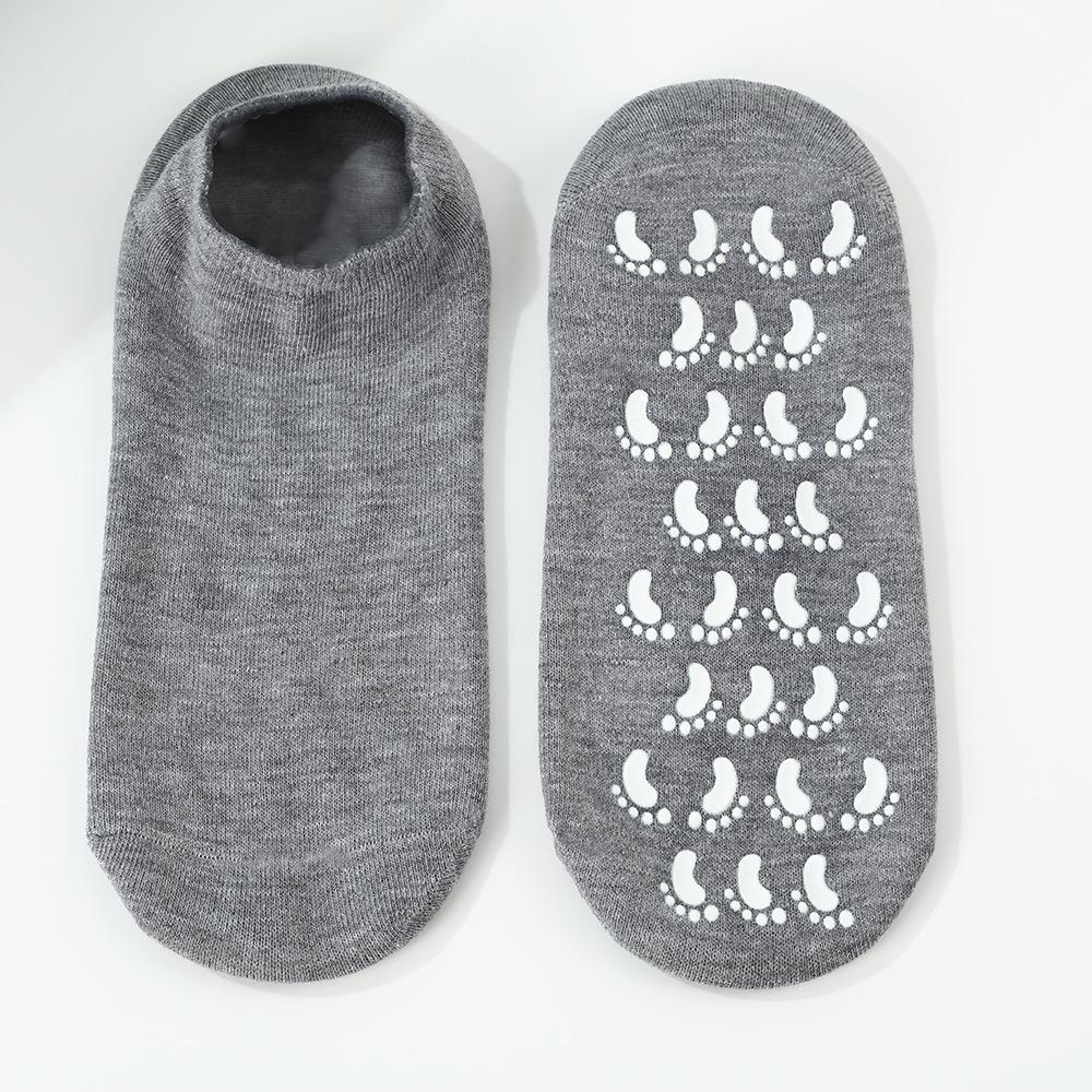 

Men s SPA Gel Socks Anti Slip Moisturizing Heel Protection Silicone Short Socks for Dry Cracked Feet сірий колір