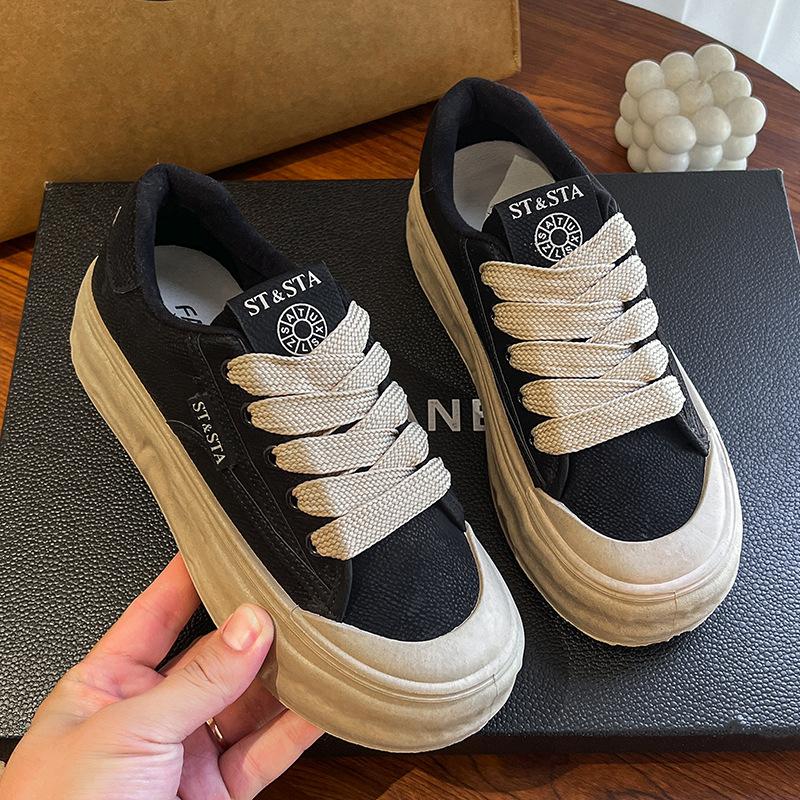 Popular Internet Celebrity Fashion Flat White Shoes Women's 2025 Autumn New Korean Version Thin Round Head Comfortable Soft Baseplate Shoes