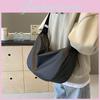Stilvolle Nylon-Pendlertasche für Damen mit geräumigem Design und weicher Textur