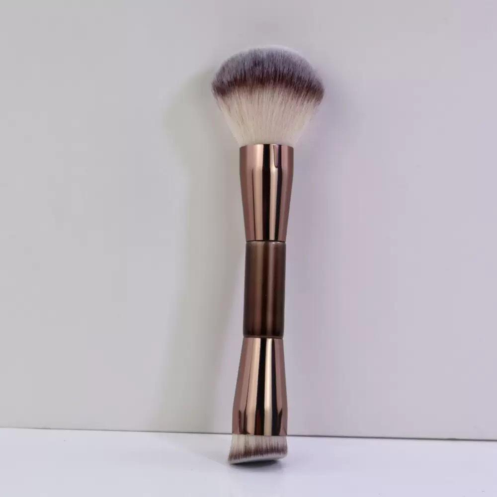 7dílná přenosná oboustranná sada štětců na make-up: Zahrnuje štětce na make-up, pudr, tvářenku a konturování