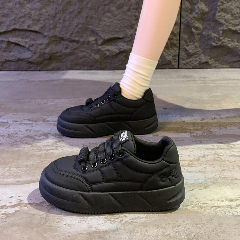 Women Sneakers Soft Non-slip Breathable Skateboarding Shoes Hot Selling Woman Campus Student Fashion Lace-Up Sports Flats
