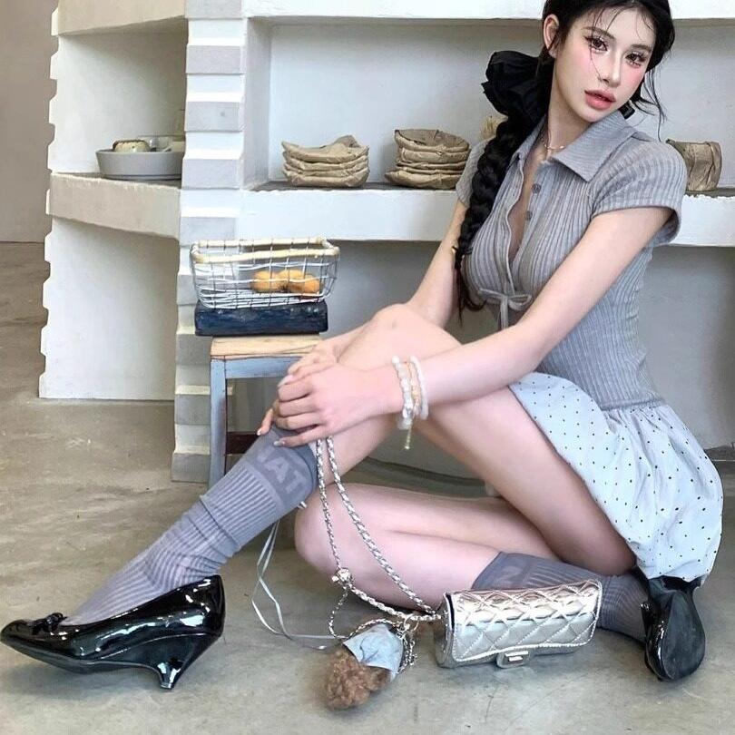 Sexy pure desire ballet style knitted splicing V-neck short-sleeved dress women's summer new waist and thin short skirt