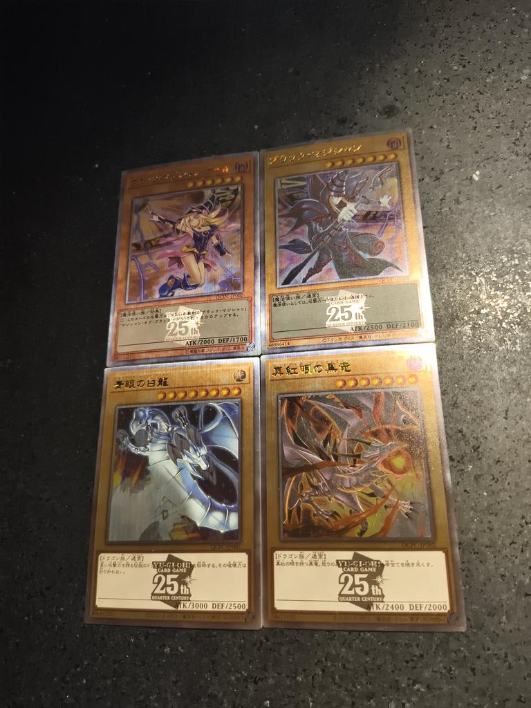 Bastel-Set 4 Stück/Set Yu-gi-oh! Selbstgemachte Kartensammlung Glas Flash Vergoldete Laser Flashs Anime Spielzeug Geschenk Cartoon
