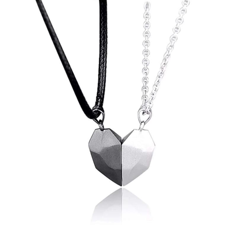 Couple Pendant, Wishing Stone Magnet Necklace Set, Black and White Peach Heart Three-stone Necklace.