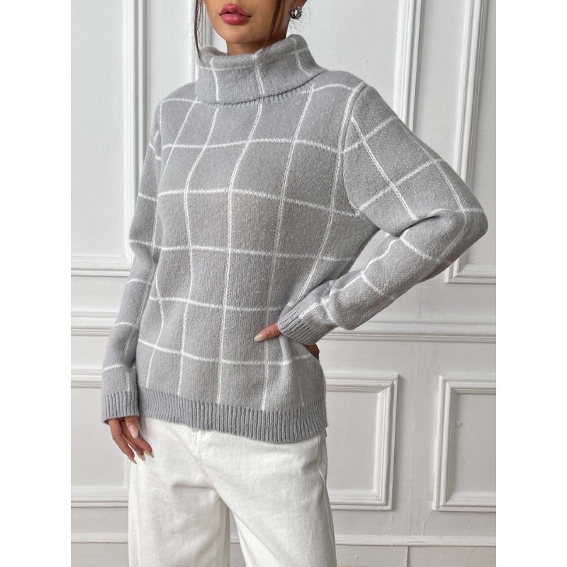 Women's Pullover Check Turtleneck with A Contrasting Base