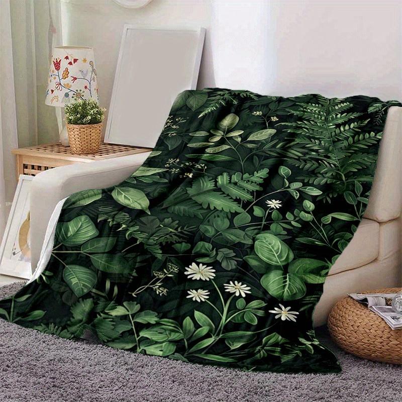 1pc Chrysanthemum and Green Leaves Printing Lightweight Flannel Blanket, Comfortable and Warm Blanket, for Camping Sofa Bed and Couch Office, Gift