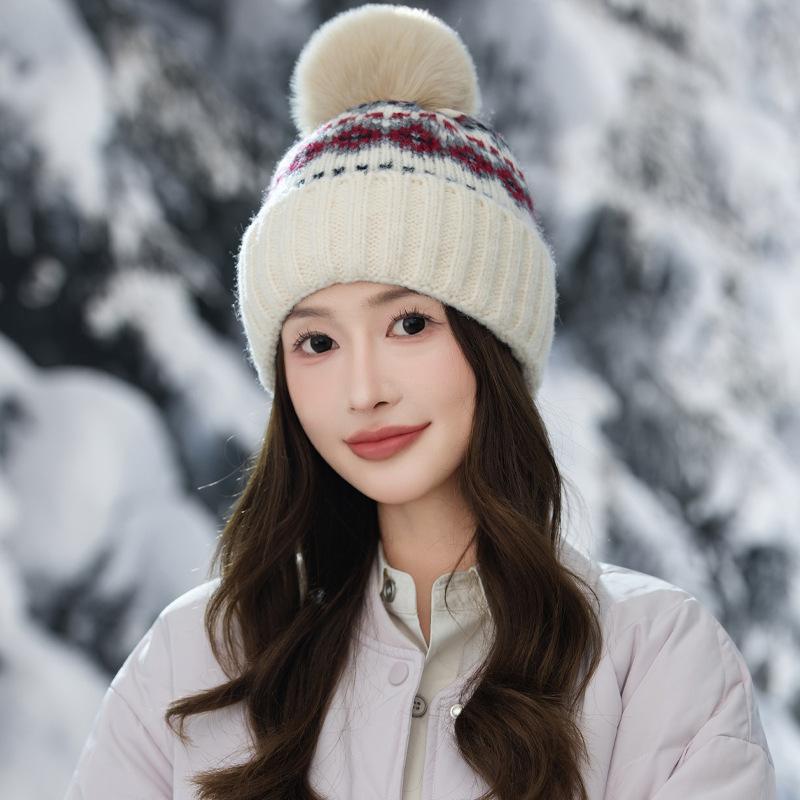 Korean Version of Diamond-shaped Plaid and Wool Hat with Autumn and Winter Fashion Versatile Christmas Hat Outdoor Cold Warm Hat New