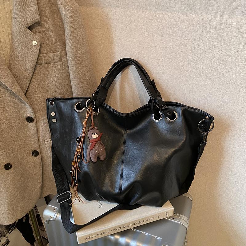 Stylish Design Large Capacity Solid PU Versatile Shoulder Bags 2026 Fashi Temperament Classic Style Commute Tote Bag for Women