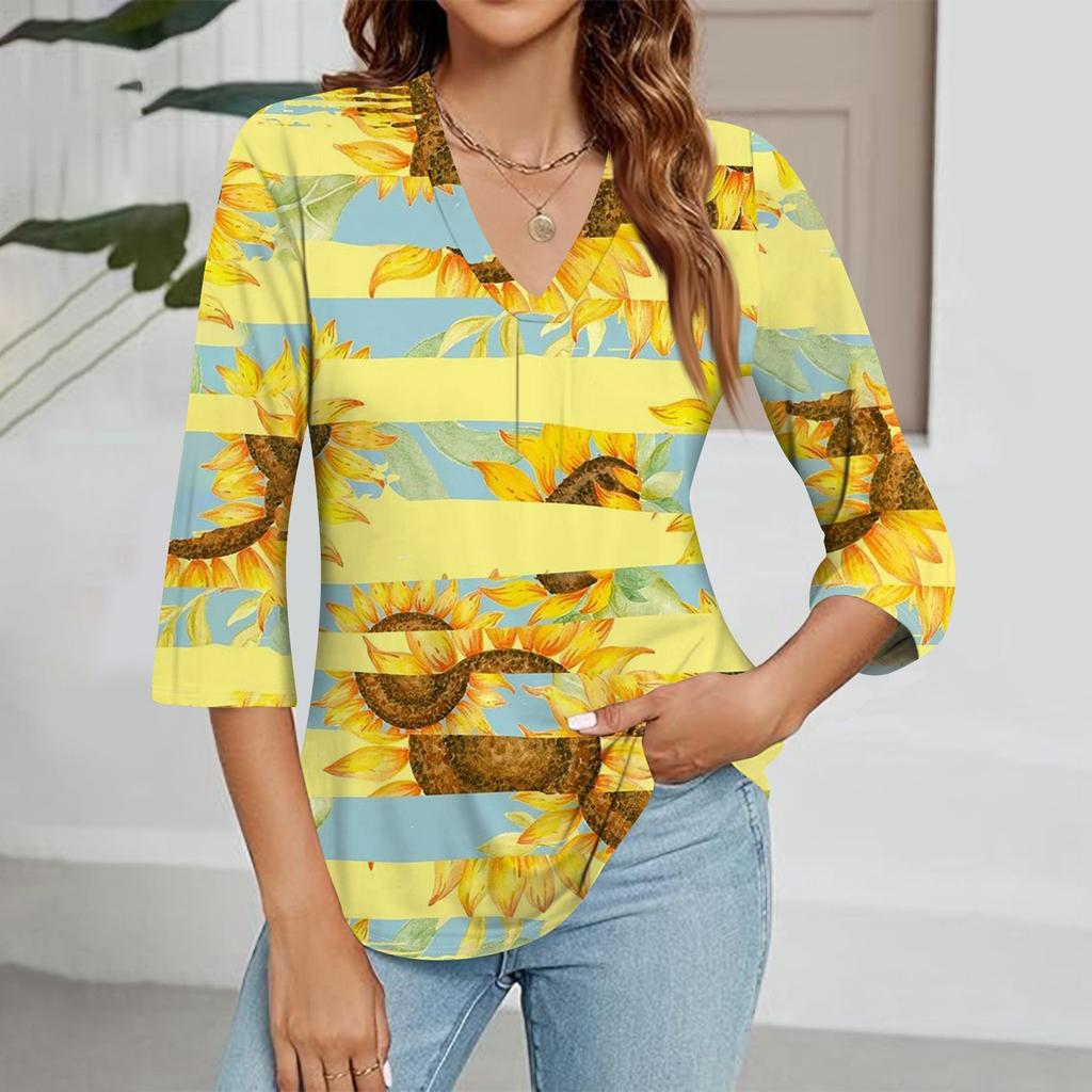 Women's V-neck Gradient Print Three-quarter Sleeve Fashion Top