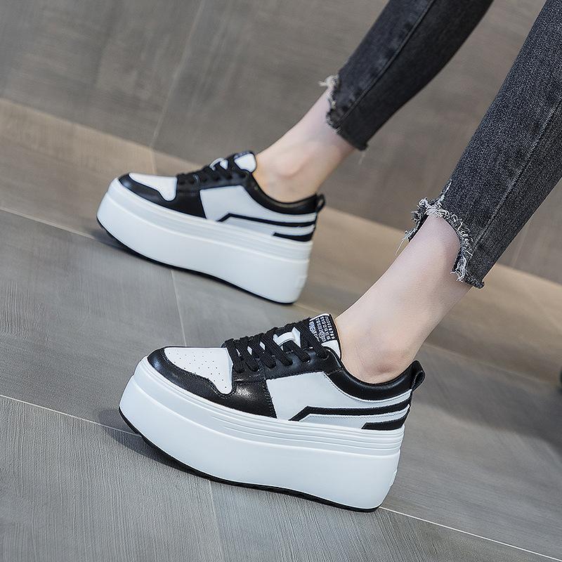 Little white shoes women's spring, summer and autumn 2025 new thick-soled muffin shoes versatile casual sports shoes black and white board shoes cool 