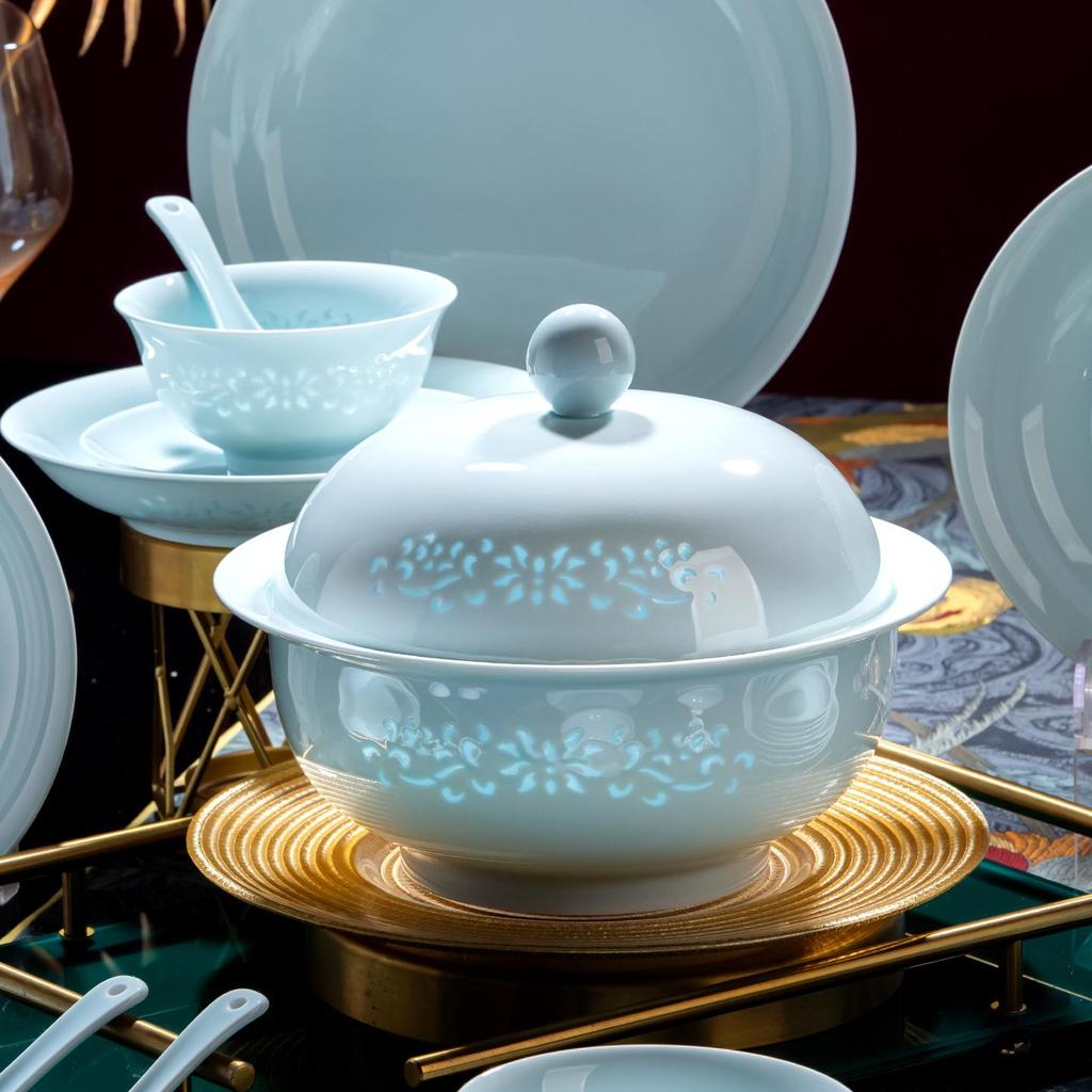 Jingdezhen Porcelain Tableware: Yingqing Linglong Underglaze Bowl & Plate Set - Easy To Clean, High-White, Gift-Ready.